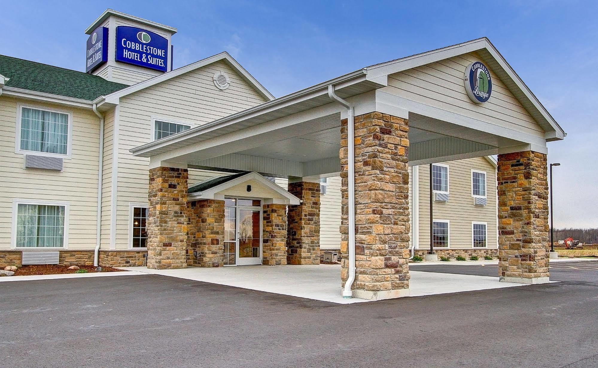 Cobblestone Hotel & Suites Pulaski/Green Bay Esterno foto