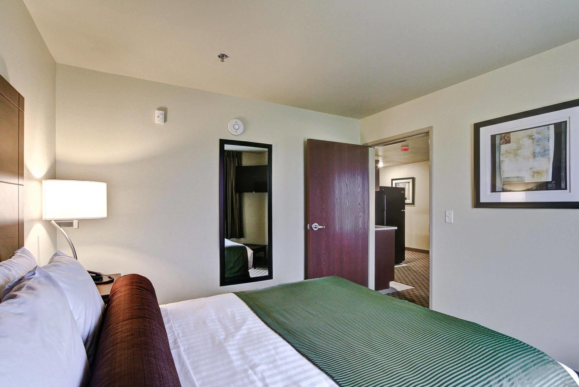 Cobblestone Hotel & Suites Pulaski/Green Bay Esterno foto