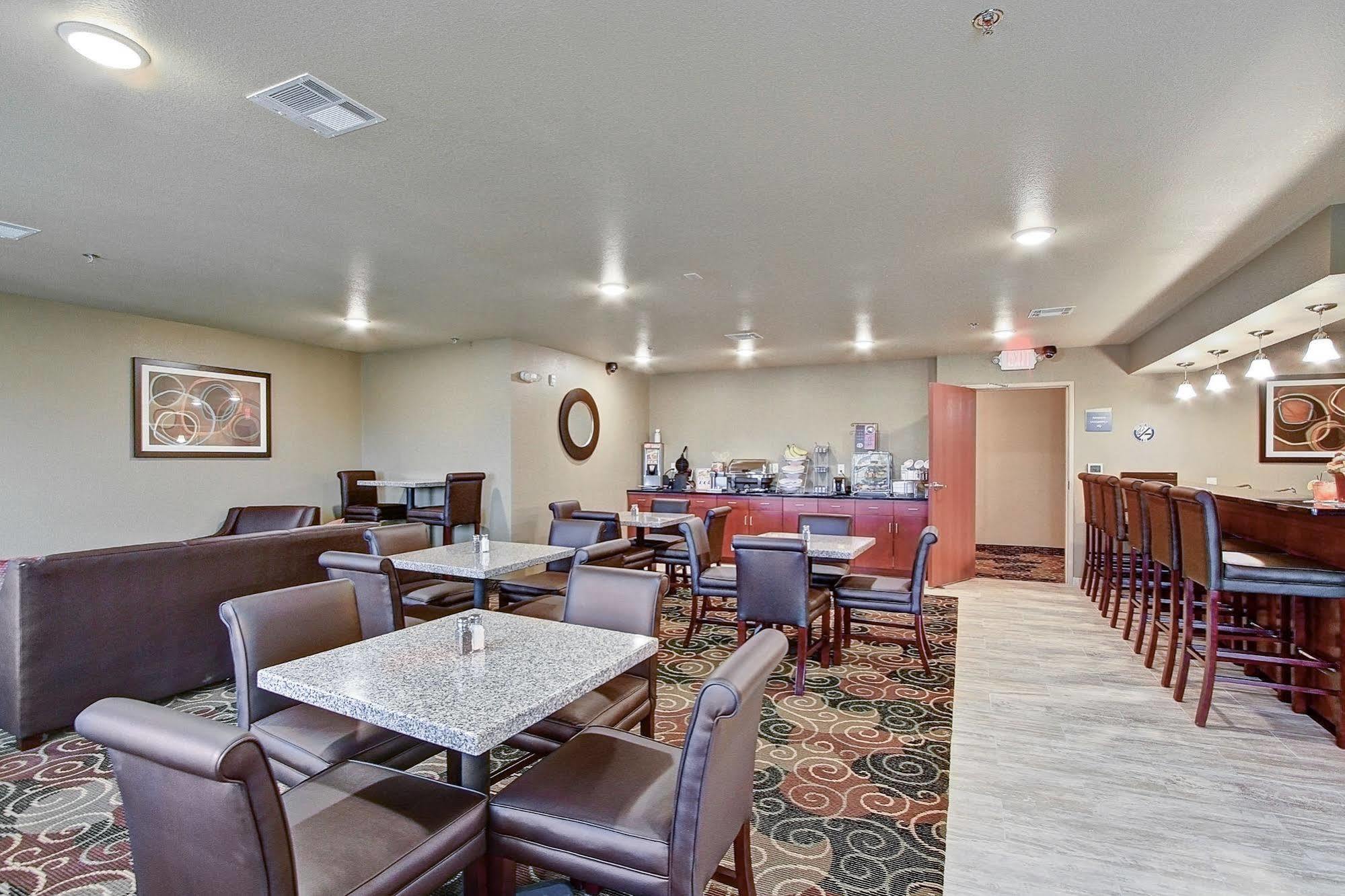 Cobblestone Hotel & Suites Pulaski/Green Bay Esterno foto