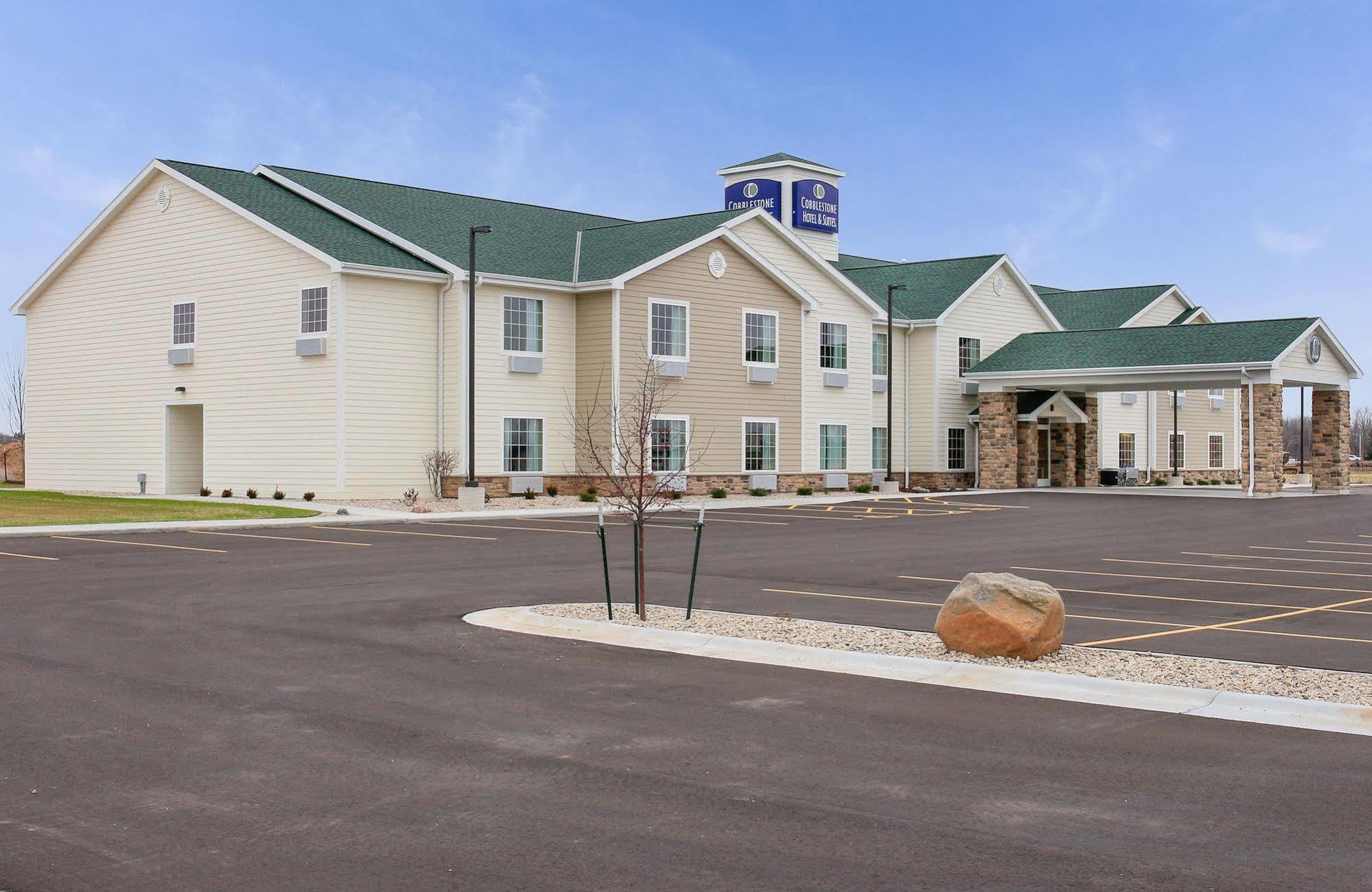 Cobblestone Hotel & Suites Pulaski/Green Bay Esterno foto
